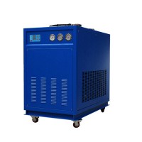 冷水機