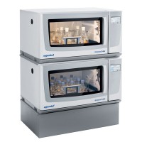 Eppendorf Innova S44i 恒溫?fù)u床