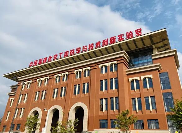 清源創(chuàng)新實驗室液相色譜儀、氣相色譜儀等設(shè)備