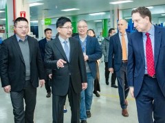 美國駐滬總領(lǐng)事館何樂進到訪珀金埃爾默太倉工廠